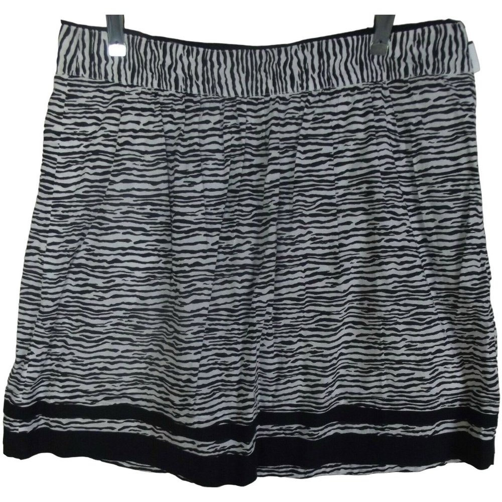 Ann Taylor LOFT Size 6 Black & White Mini Skirt women's zebra animal print